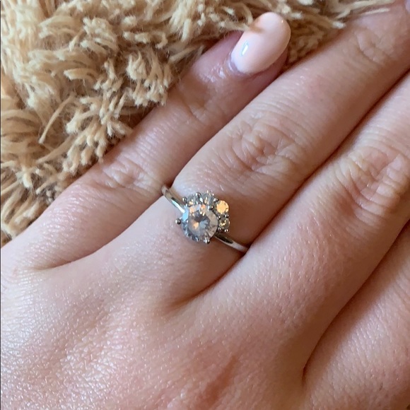 Ring - Picture 2 of 4